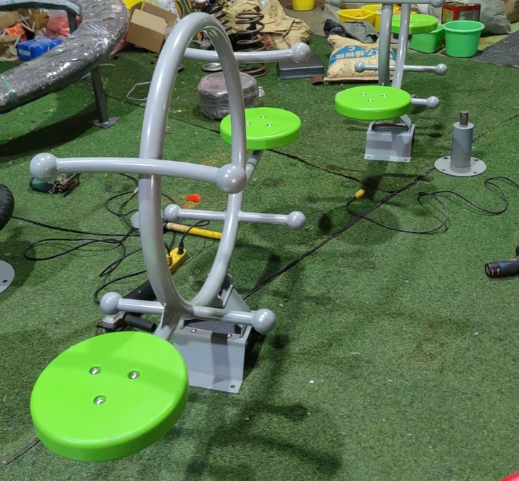Garden Children's Balance Seesaw with Plastic Seats for Toddlers, Suitable for Amusement Parks, Communities, Squares and Schools