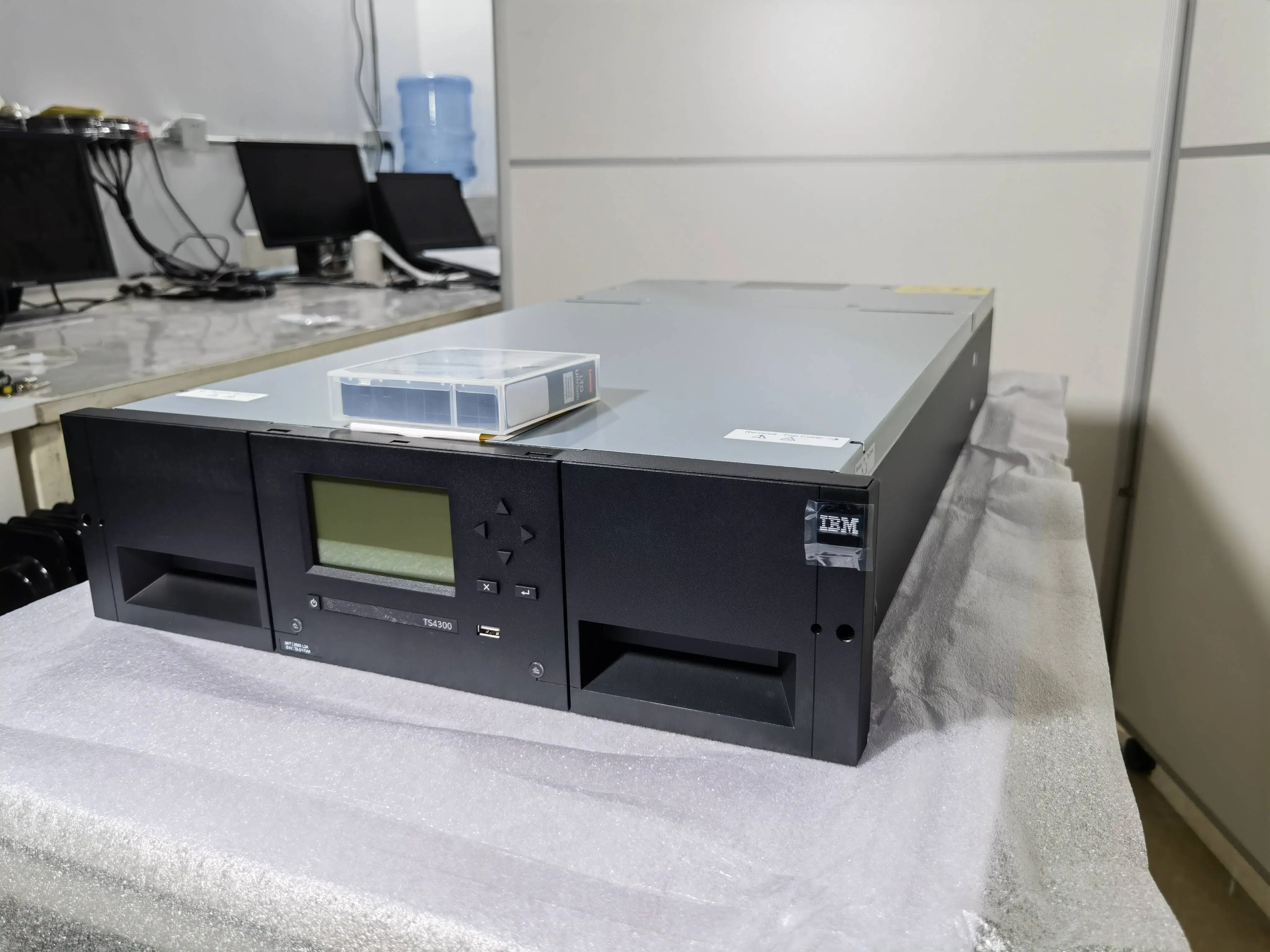 For IBMs Tape Library Autoloader with Half-height LTO Ultrium 8, 7, 6 ...