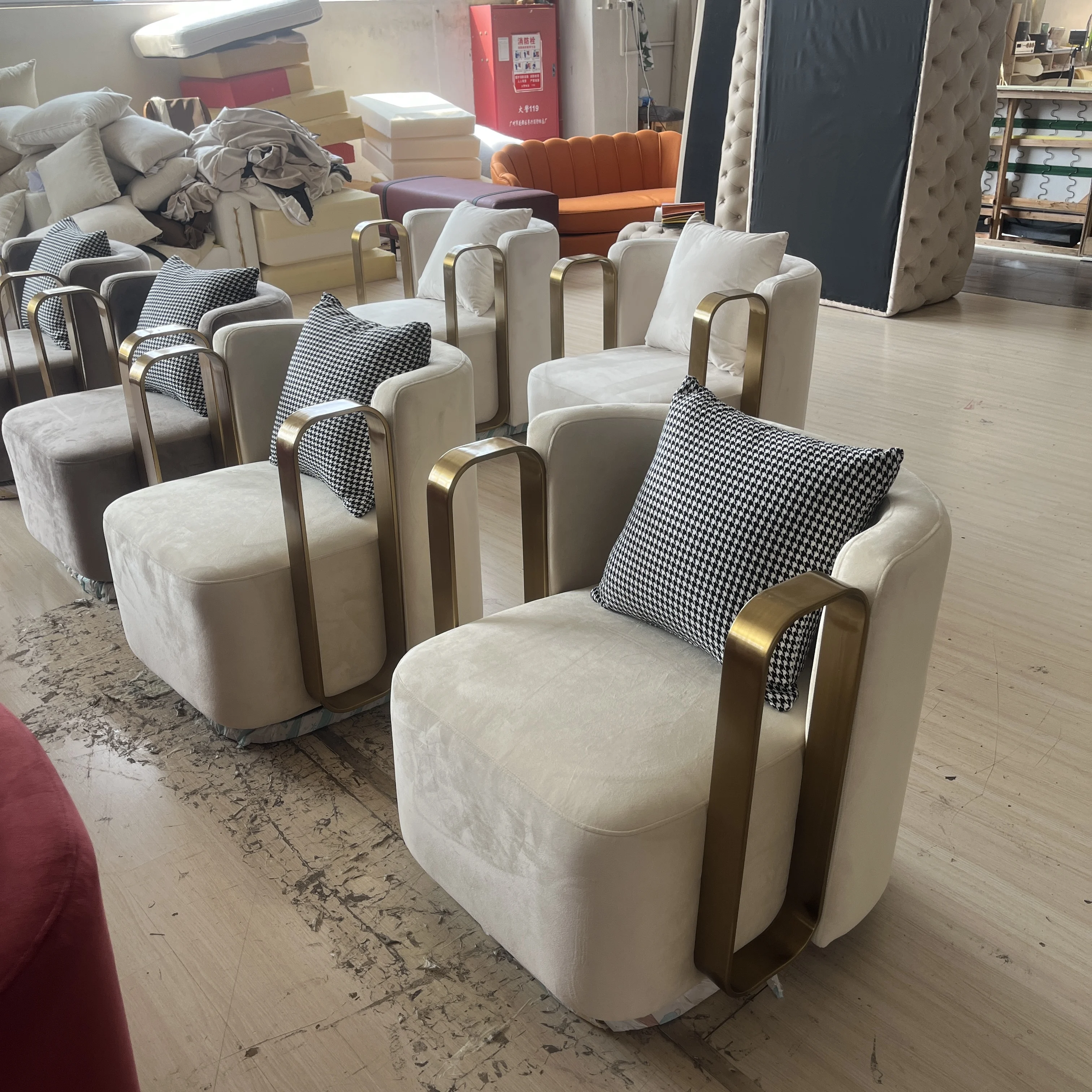 Stylish Comfortable Modern Overstuffed Living Room Sofa