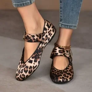 Ladies Casual comfort Leopard Print Round Head Flat Shoelace Buckle