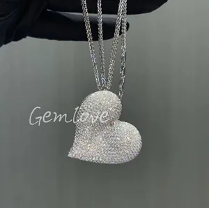 Elegant18K gold woman heart-shaped necklace  lab-grown heart-shaped and round-cut diamonds  fashionable and trendy necklace gift