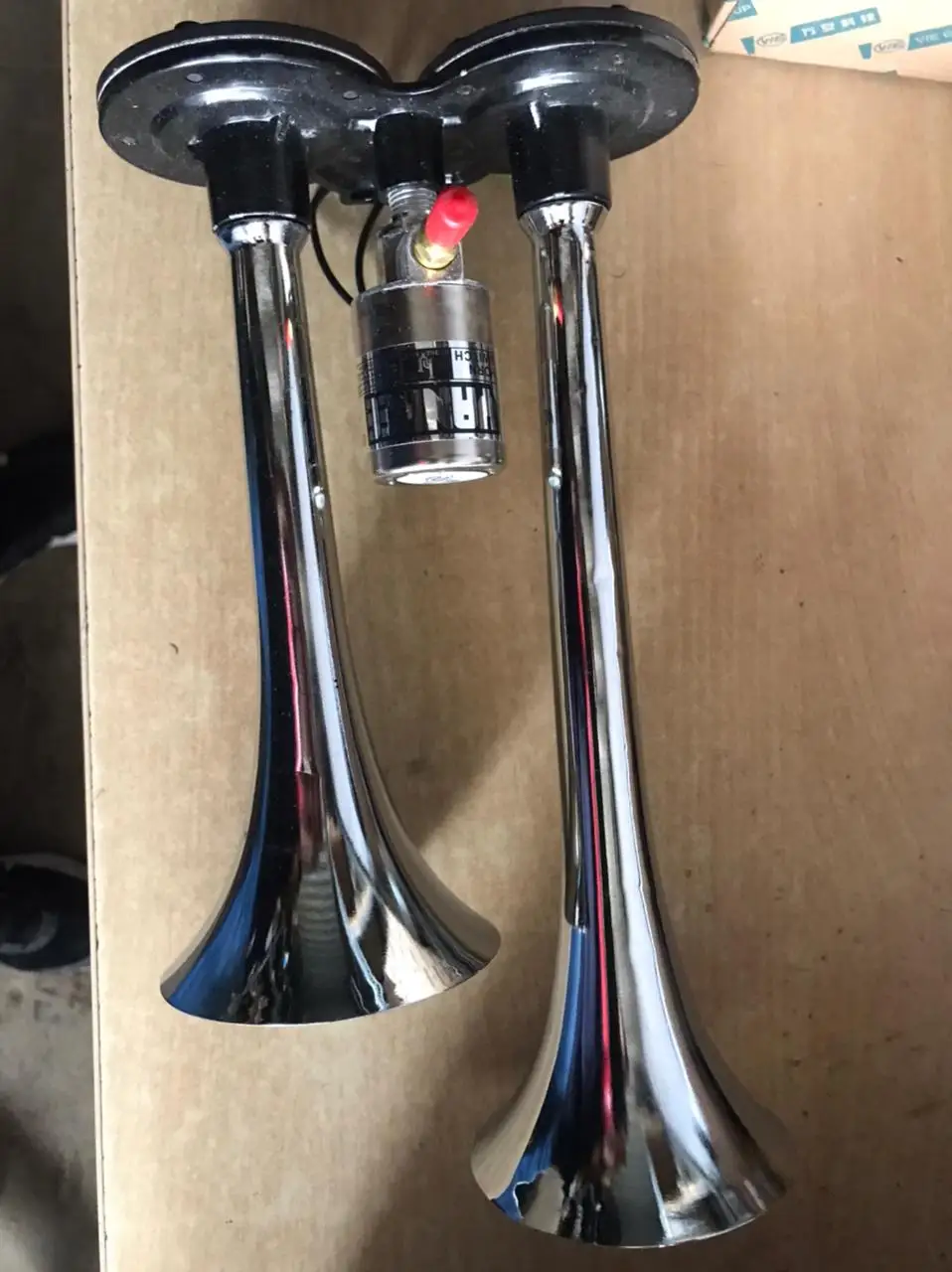 Yankee Horn 12vおよび24v用スピーカー・アラートシステム L94IB