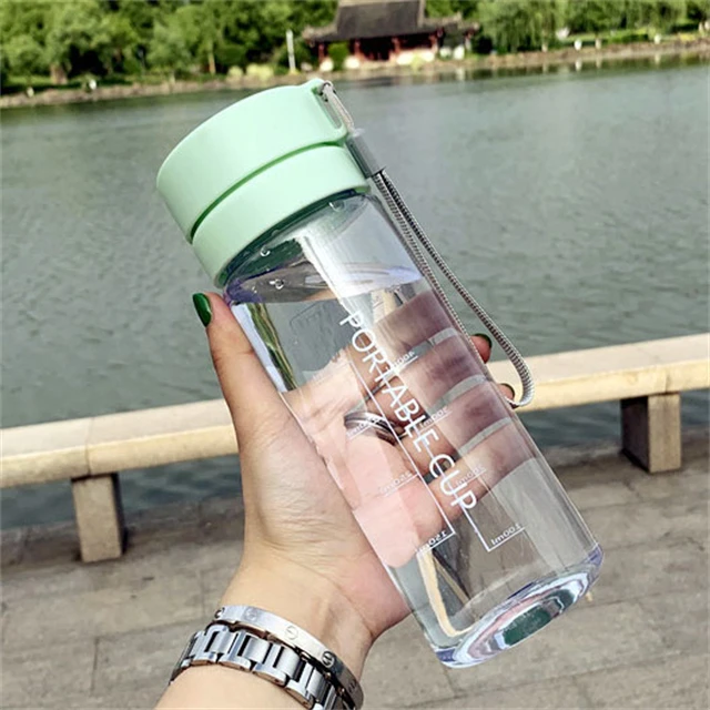 Оптовая продажа, 800 мл, портативная прозрачная чашка для холодной питьевой воды из тритана, матовая прозрачная пластиковая Спортивная бутылка для воды с крышкой и веревкой