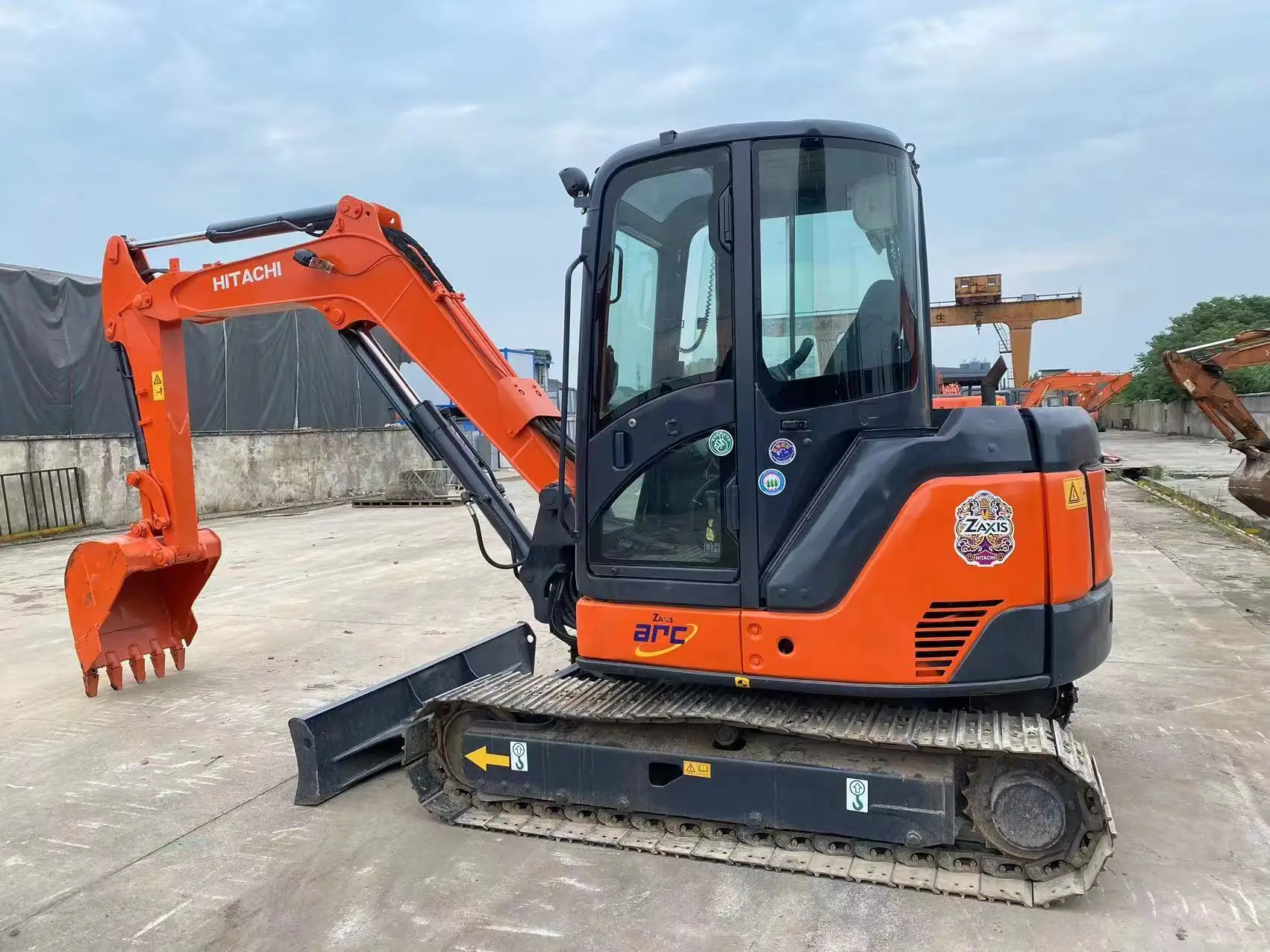 High Quality Used Hitachi ZX60U Mini Excavator with Free Shipping