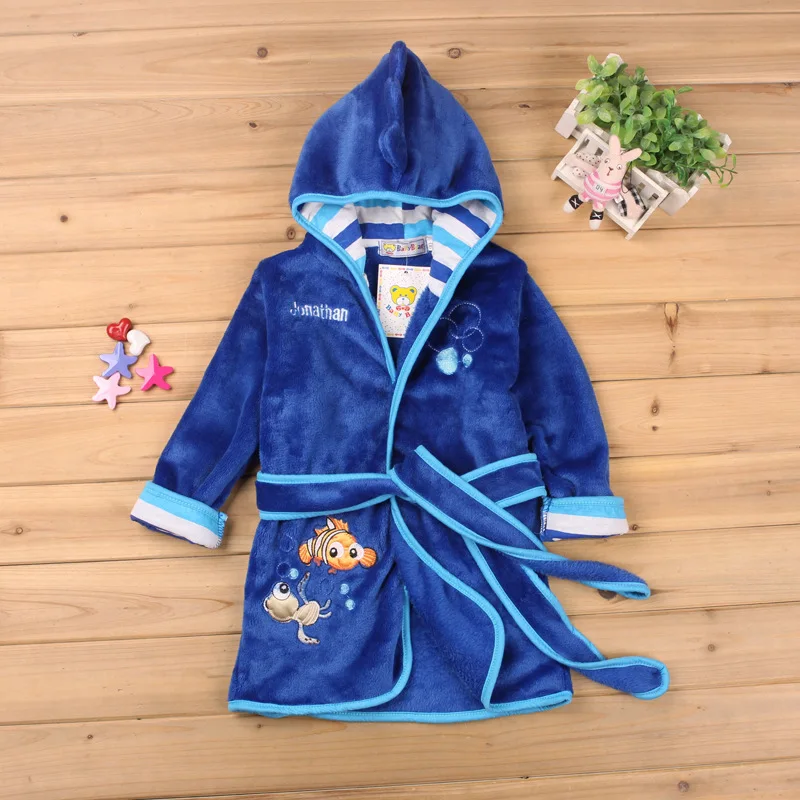 Бесплатная доставка, детский фланелевый Халат, детская одежда для сна с мультяшным рисунком, детские халаты с капюшоном, пижамы для мальчиков и девочек, домашняя одежда