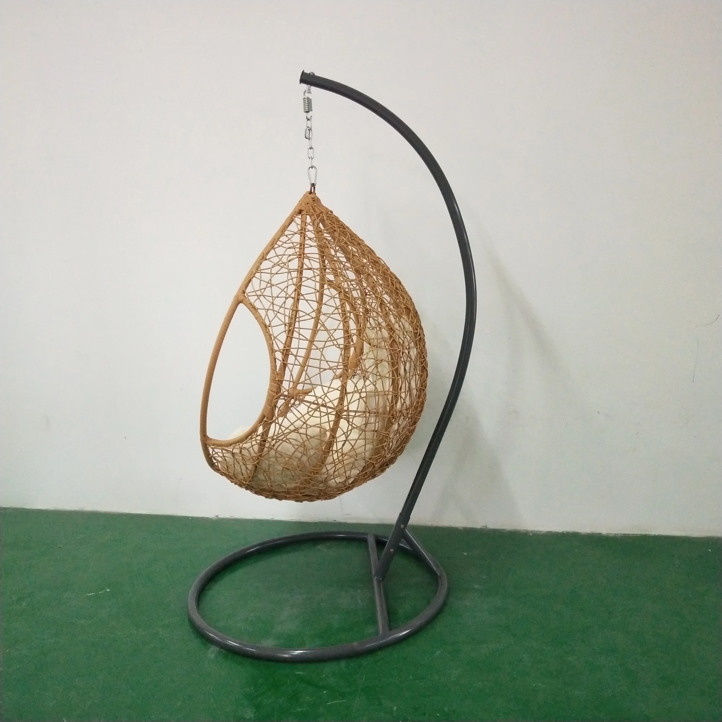 Hot Sale Hanging Indoor Swing Chair with Colorful Rattan Egg Shaped Patio Chair