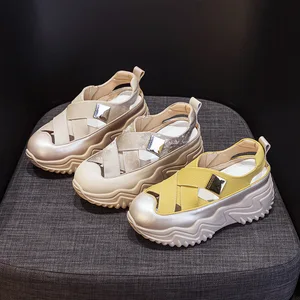 Spot wholesale of summer new Baotou hollow sandals with thick soles, fashionable, casual, breathable women's shoes, trendy