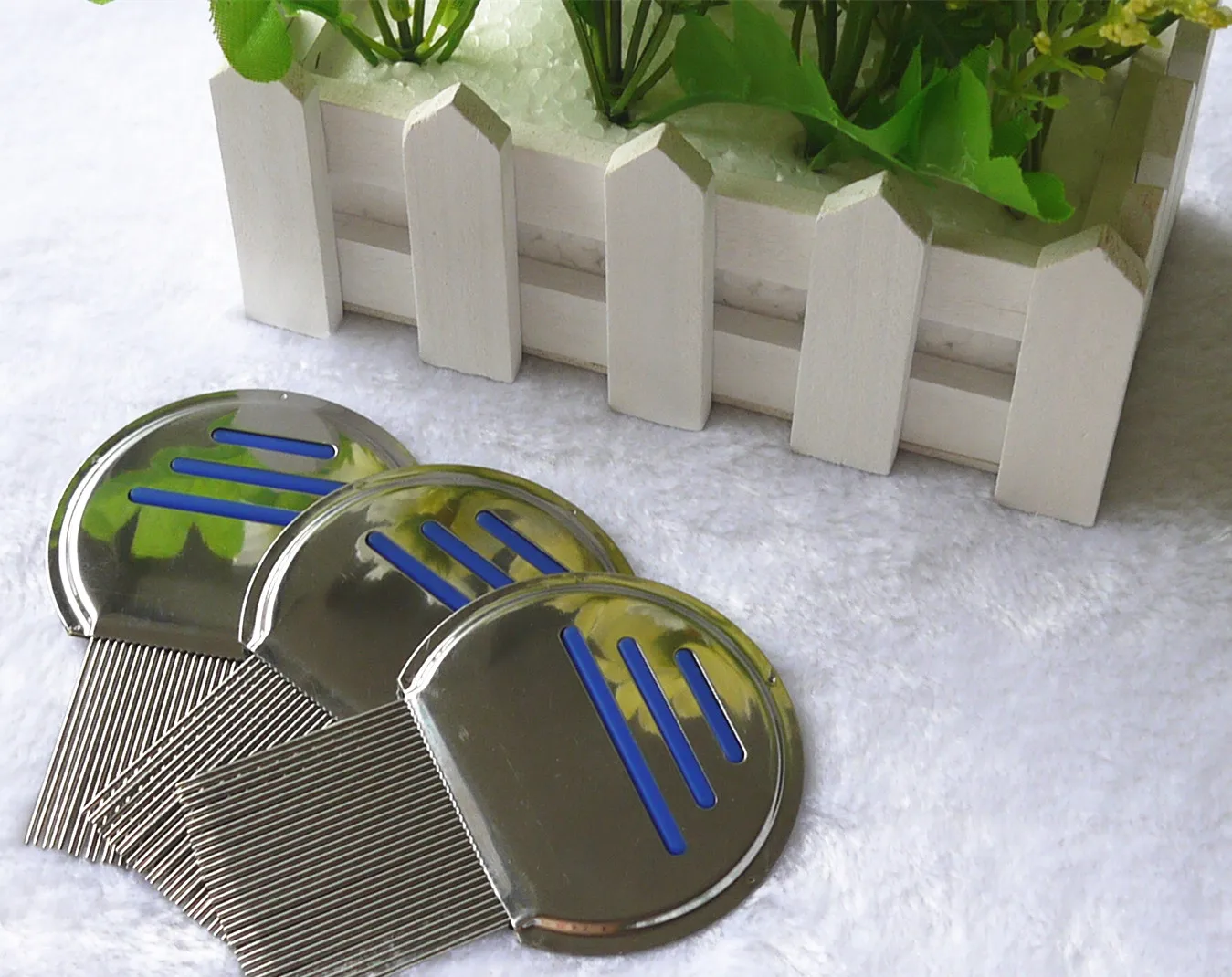 Ручка из нержавеющей стали и рифленые штифты гребень для блох С нескользящими пластиковыми