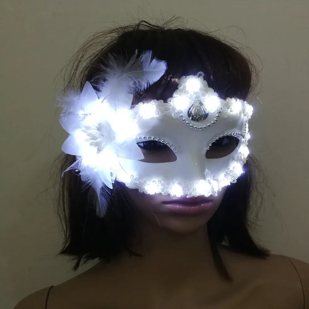 Nueva máscara de fiesta LED para mujer, estilo veneciano, con luces intermitentes y plumas de princesa, ideal para bodas y Navidad. ¡Muy bien valorada!_voghion.com