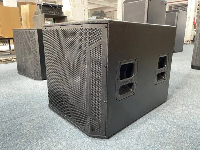 スピーカー・ウーファー JBL STX818S Amazon.com: JBL Professional SRX818S Portable, Passive, Non