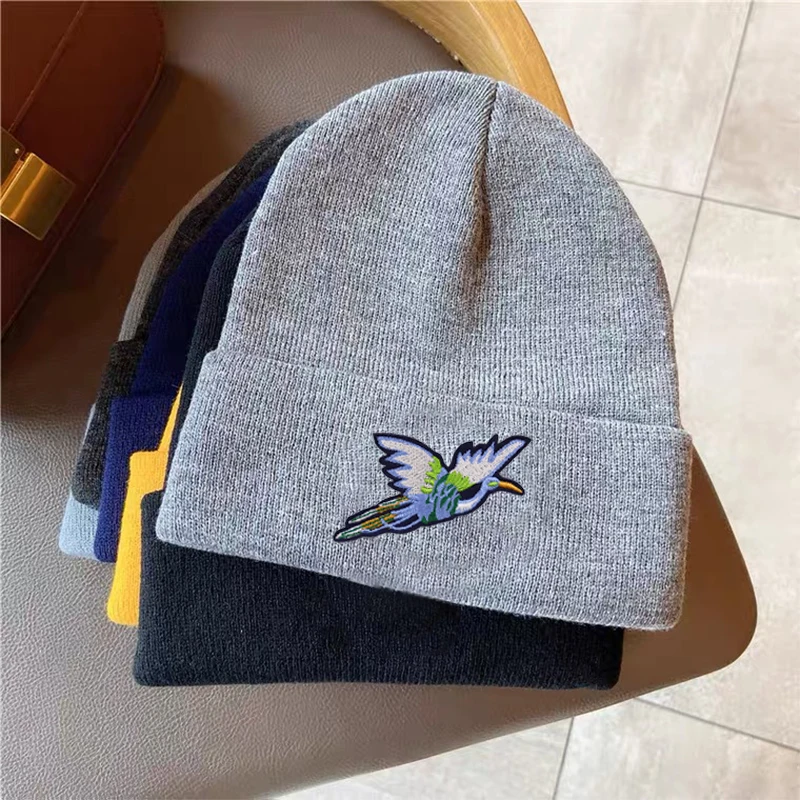 Parches De Bordado Redondos Para Ropa,Bordado Personalizado Con Diseño De  Aves - Buy Venta Al Por Mayor De Encargo De Hierro Insignias Bordar Carta  Logotipo Apliques Largos Rojos De Parches De Bordado