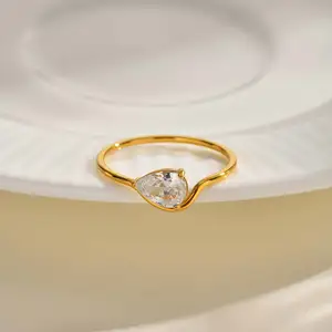 Personality Popular Style Women Girl Engagement Rings Stainless Steel Gold Plated Waterdrop Shape Zircon Ring