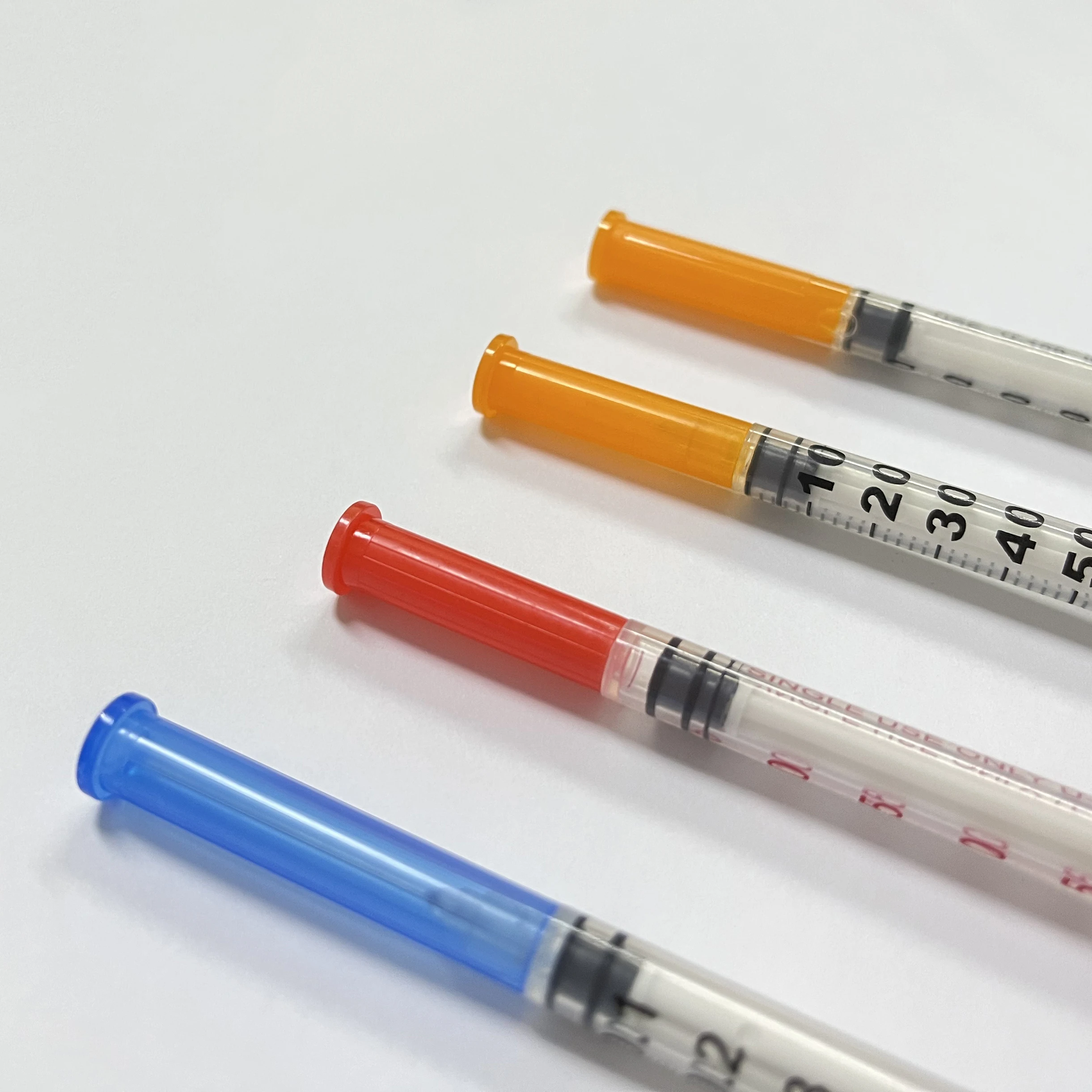 Medical Disposable Insulin Syringe 1ml 0.5ml 0.3ml Diabetic Insulin Syringe With Fixed Needle