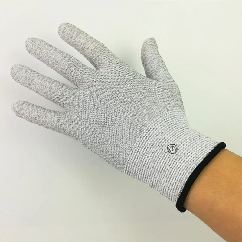 Проводящие перчатки. Перчатки электроды с серебряной нитью. Электронная перчатка для массажа. Массажные перчатки электрические. Проводящие перчатки.