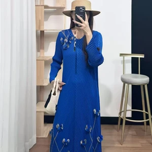 High-end Elegant Casual Plus-size Dress Manufacturer - Wholesale Round-neck Long-style Pleated Dress