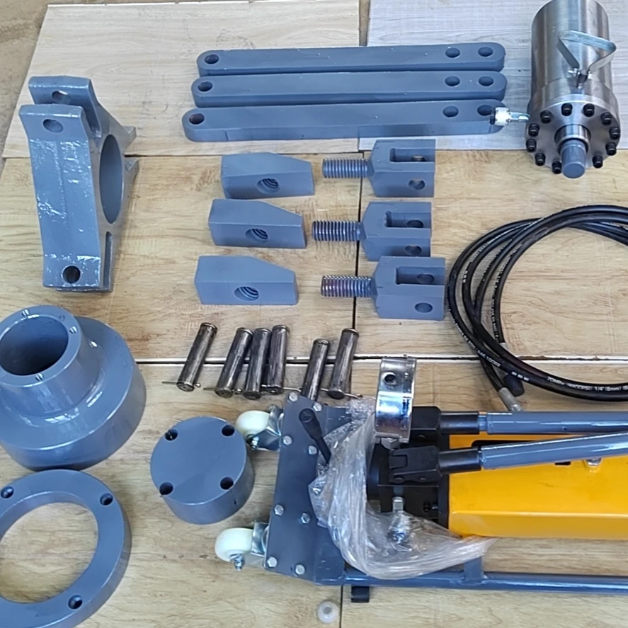 Portable Hydraulic Sprocket Remover of the Final Drive