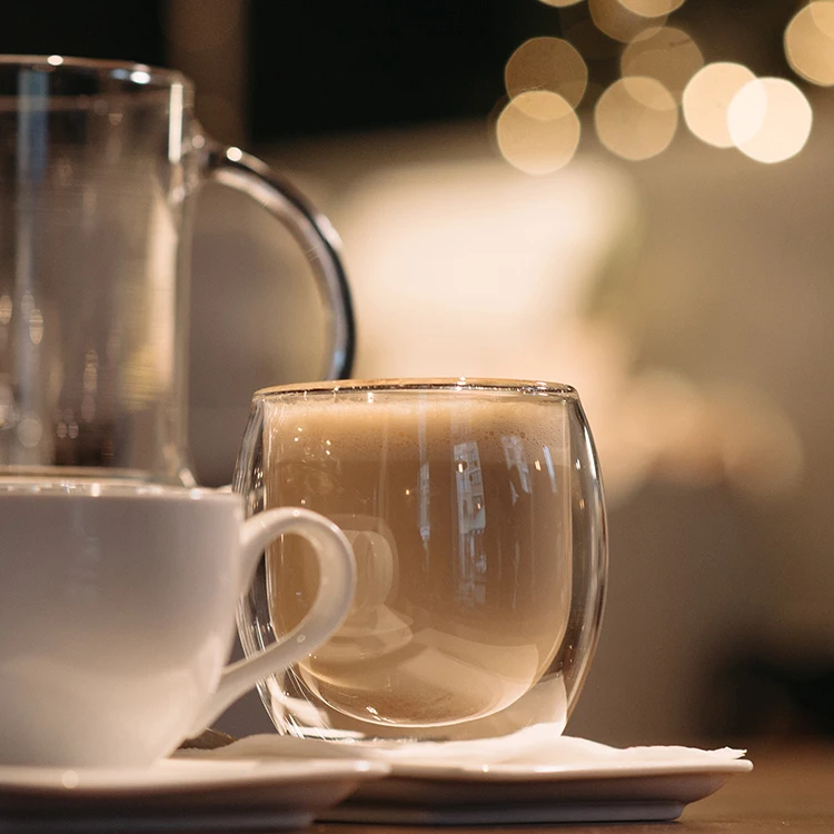 Isolierte Deck-farbgläser Tee-kaffee-wand-schicht Doppelglas-tasse