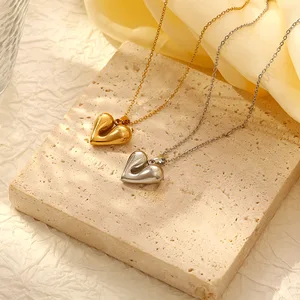 Fashionable Stainless Steel Heart Pendant Necklace with Diamond and Link Chain High-End Gold-Plated Women's Luxury Necklace
