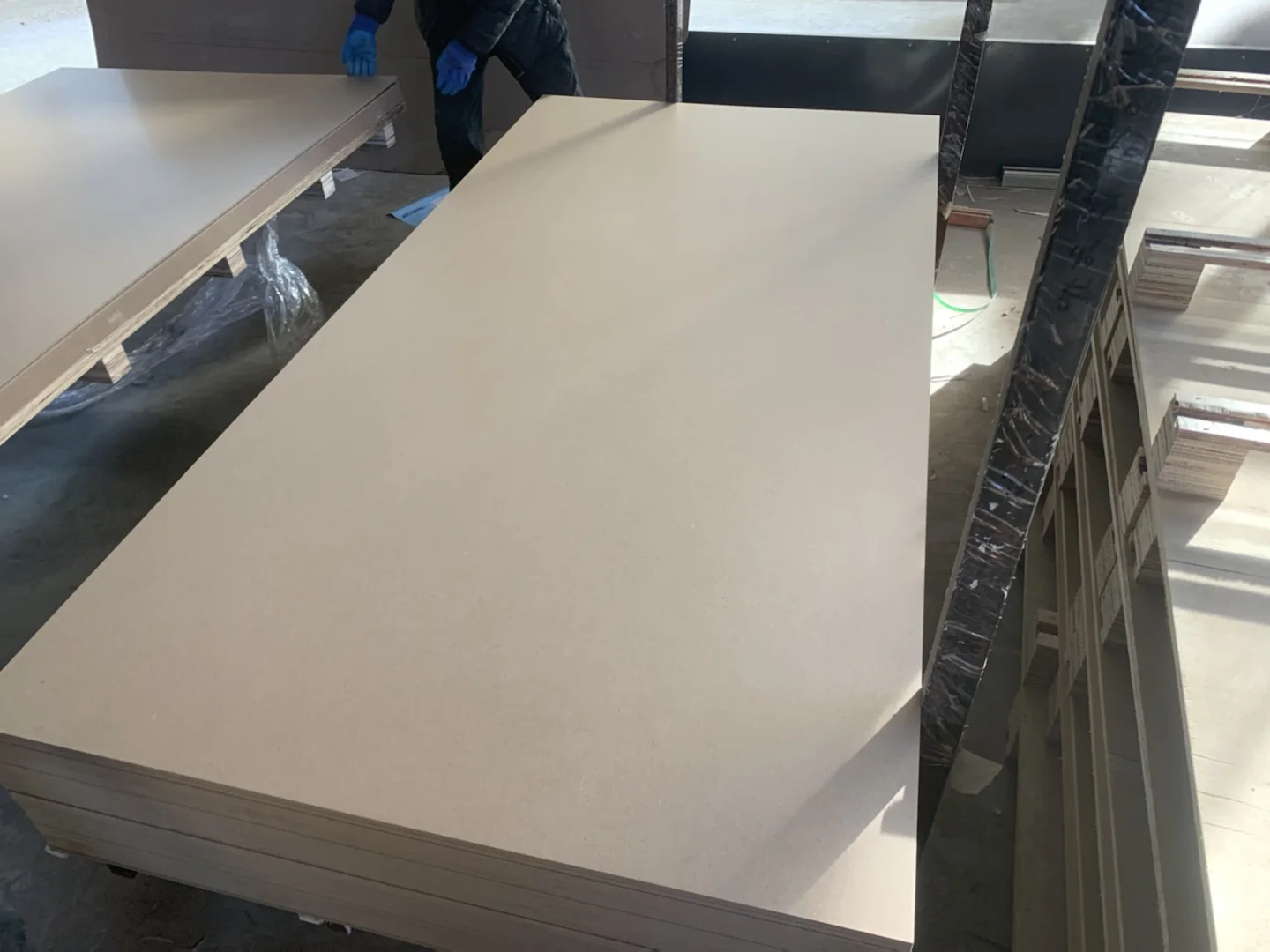 Wholesale Raw MDF High Quality 18mm Plain MDF Board for Furniture