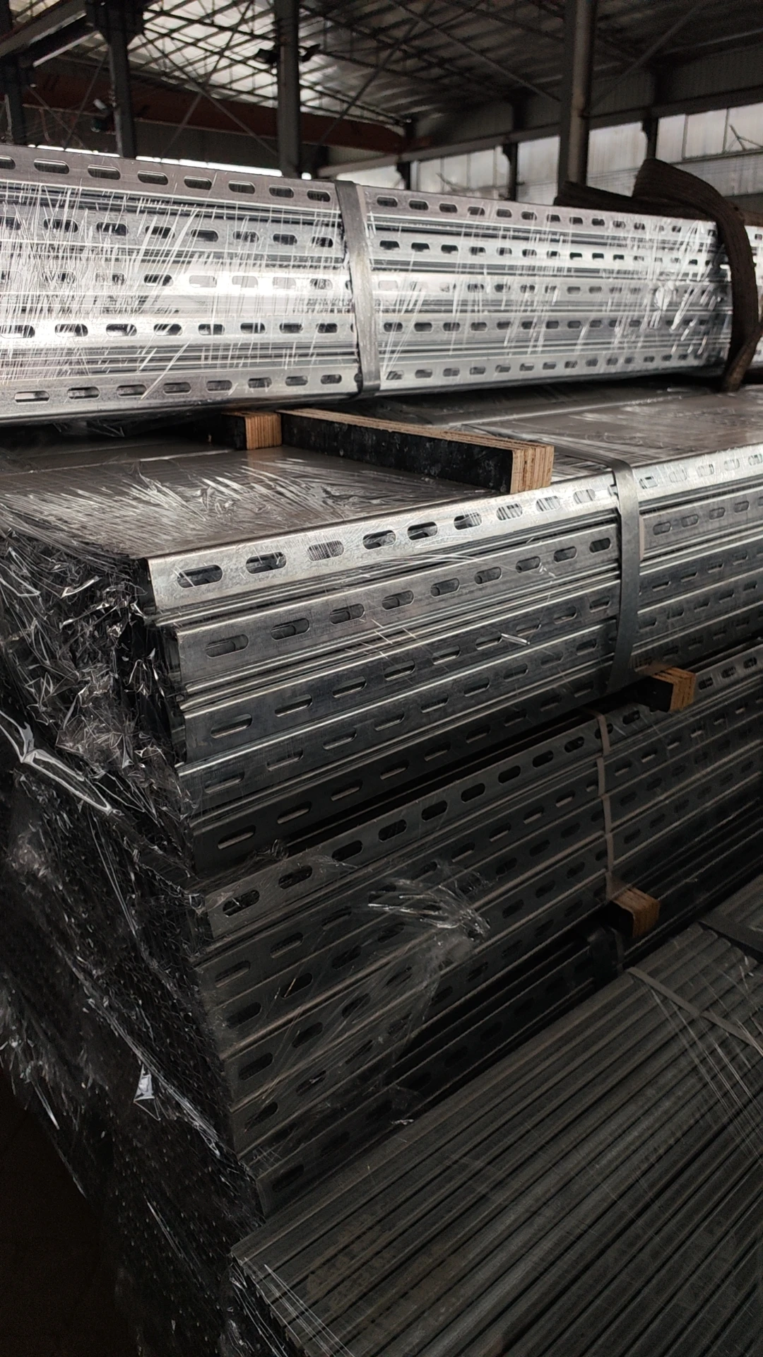 Galvanized Slotted Strut Channel Good Quality Unistrut Solar Mounting Bracket