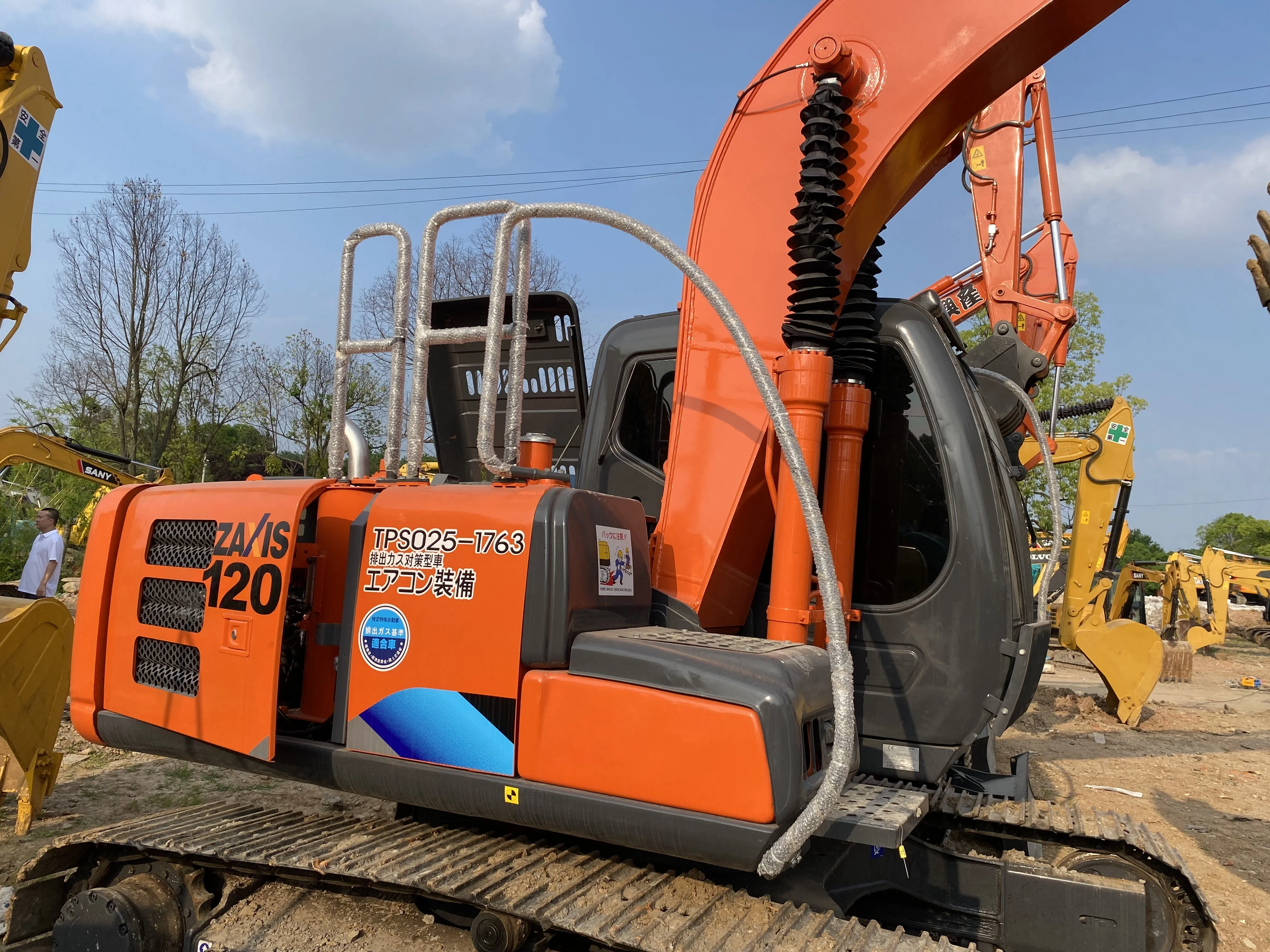 Inexpensive Original parts Used Hitachi ZX120-6 Crawler