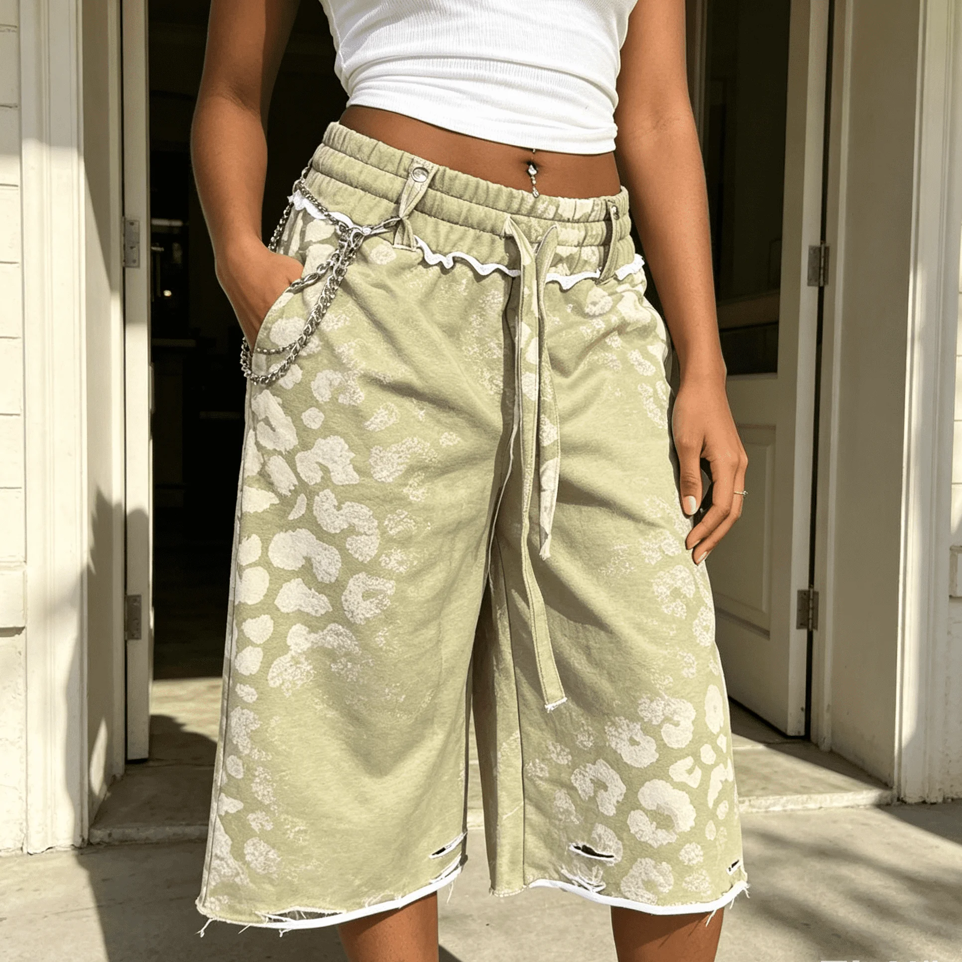 Custom Factory Printing Leopard Streetwear Cotton Capris Pants Raw Hem Casual Baggy 3/4 Sweat Pants Summer Long Shorts for Men gallery 2