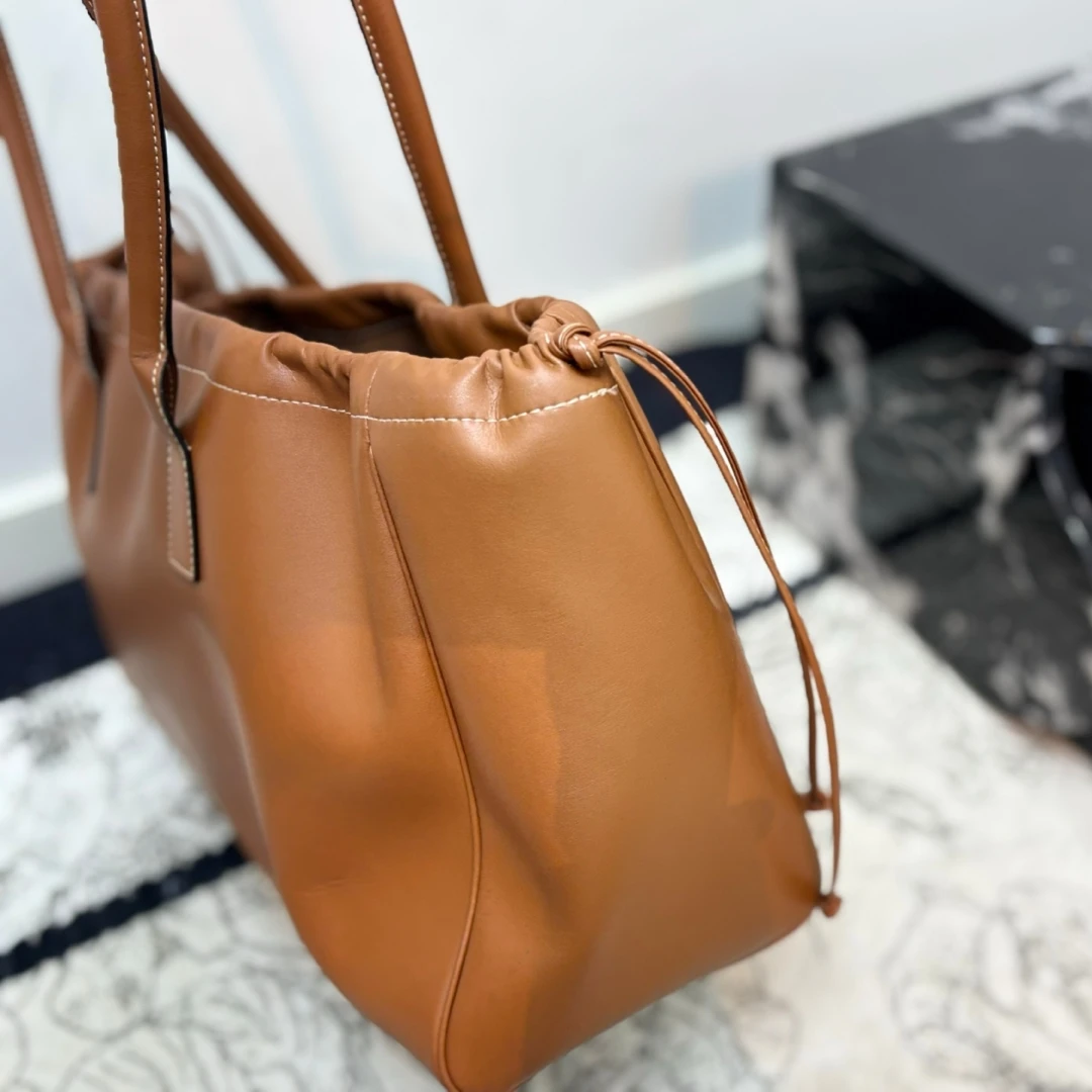 Large Capacity Luxury Brown Cowhide Leather Tote Bag Elegant Lady’s Shoulder Beach Handbag for Women
