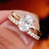 Anillo de oro amarillo de 18 quilates con diamante de laboratorio