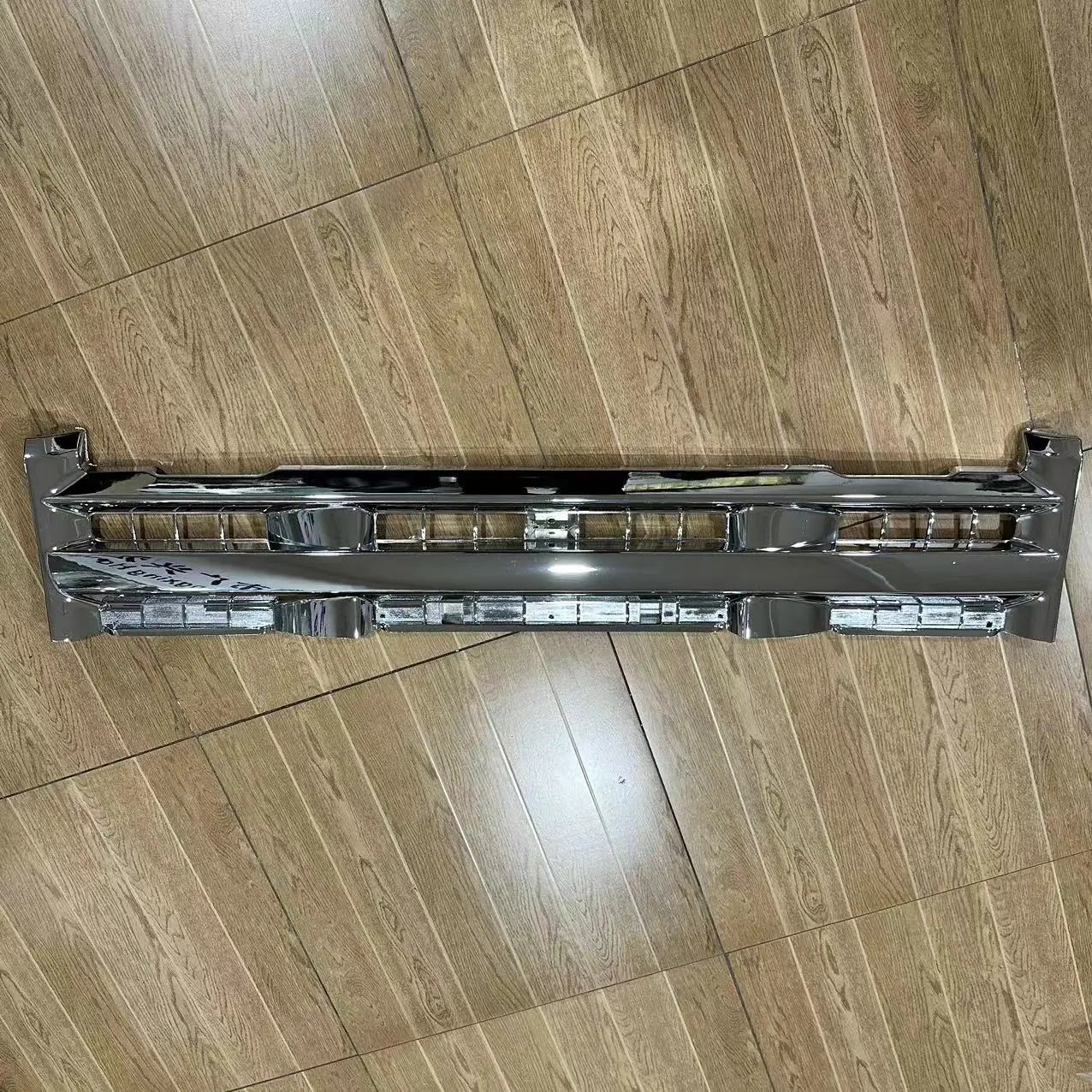 Japanese Truck Isuz  700P/NPR/NQR  Original Chrome-plated Grille