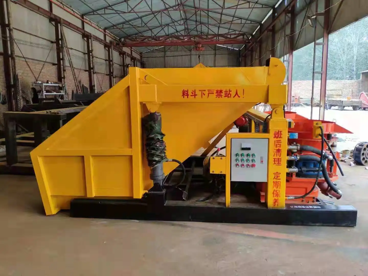 China Factory Arm Robot Shotcrete Machine Concrete Gunite Truck Concrete Spraying Truck for Sale