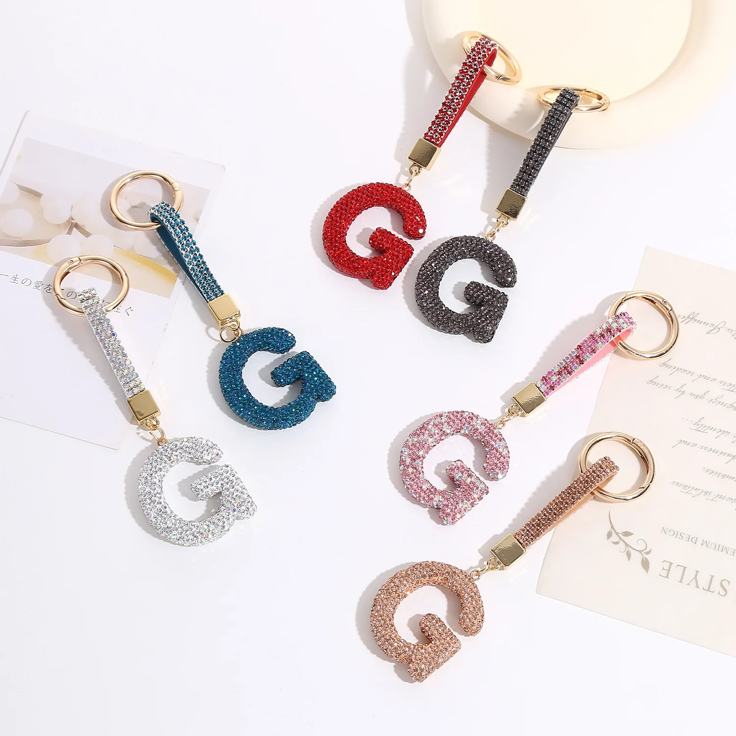 ZVRSUA Portachiavi con Lettera Iniziale per Ragazze e Donna, Keychain con Alfabeto, Ciondolo a Forma Stella Farfalla per Borse e Zaino