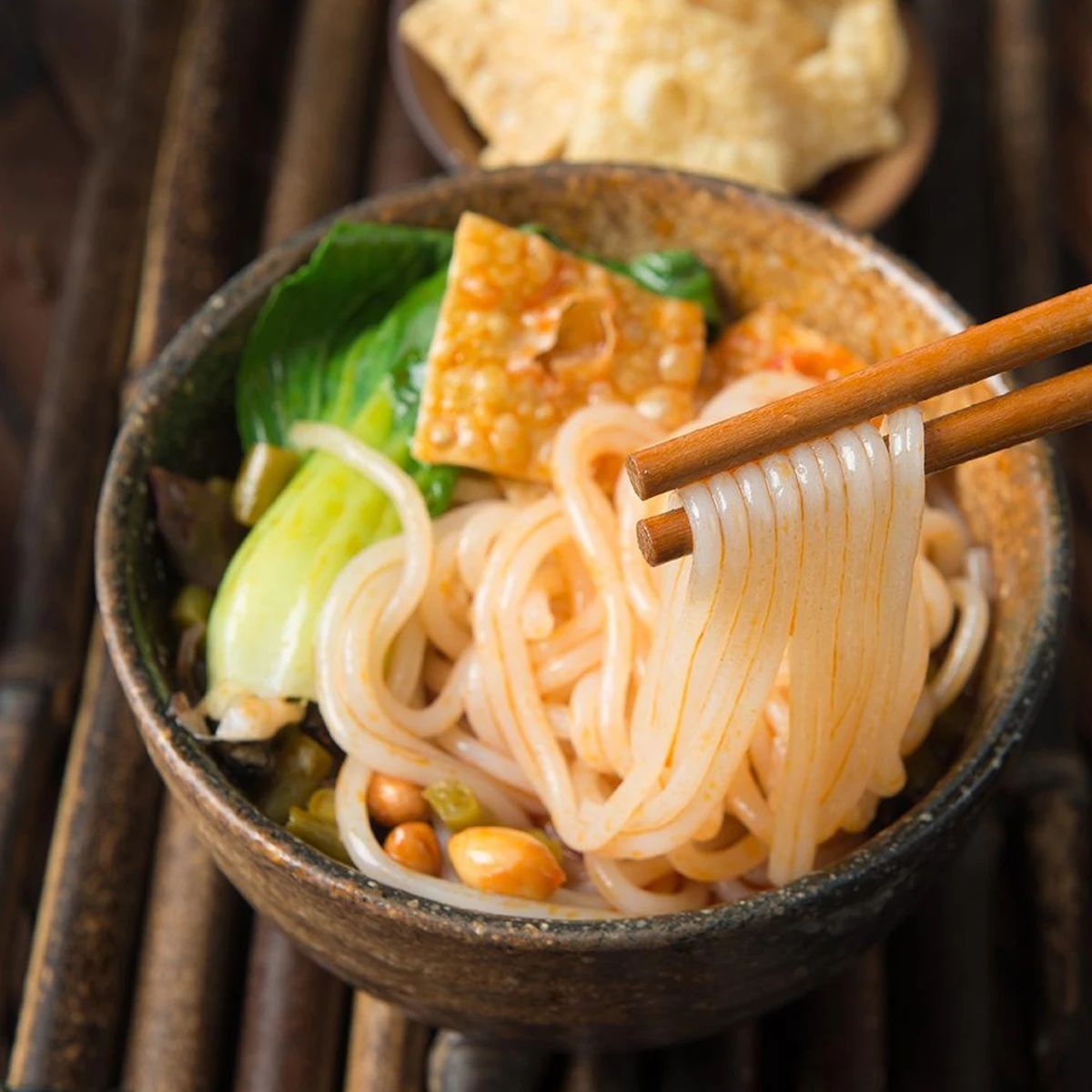 Tagliatelle istantanee cinesi Deliziosa zuppa di spaghetti di riso con lumache di fiume 300 g liuzhou