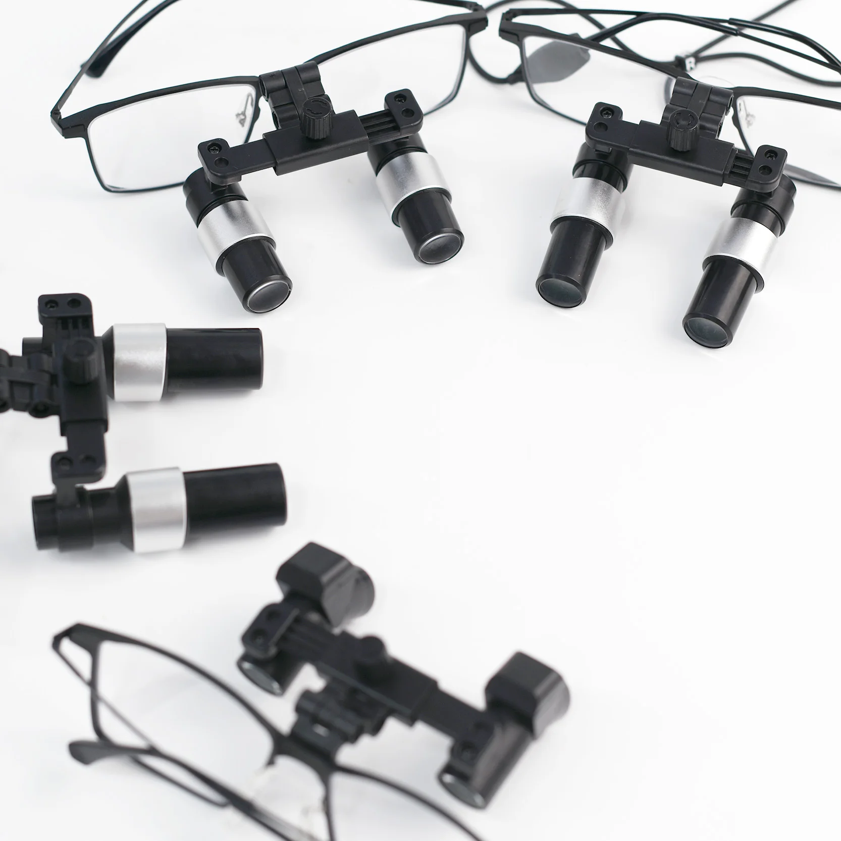 新品　デンタル ルーペ 2.5倍 黒ライト付 歯科 拡大鏡 角度調整可能 DIY 新デザイン マイクロサージェリー双眼拡大鏡 サージカルデンタル 4倍 5
