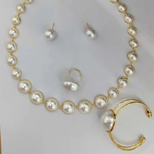 Colorful Luxury Imitation Pearl Beads Statement Dangle Big Pearl Pendant Necklace Earrings Set Fashionable Trendy Accessory