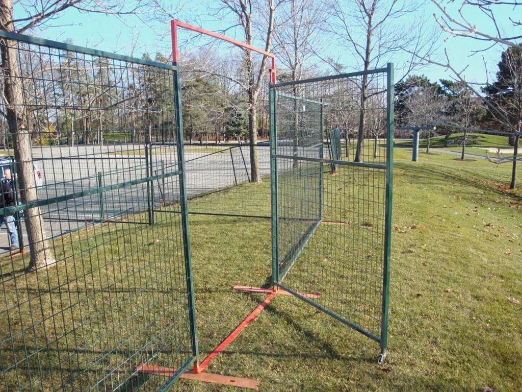 High Quality Temporary Construction Barrier Safety Heavy Duty Removable Iron Fence supplier