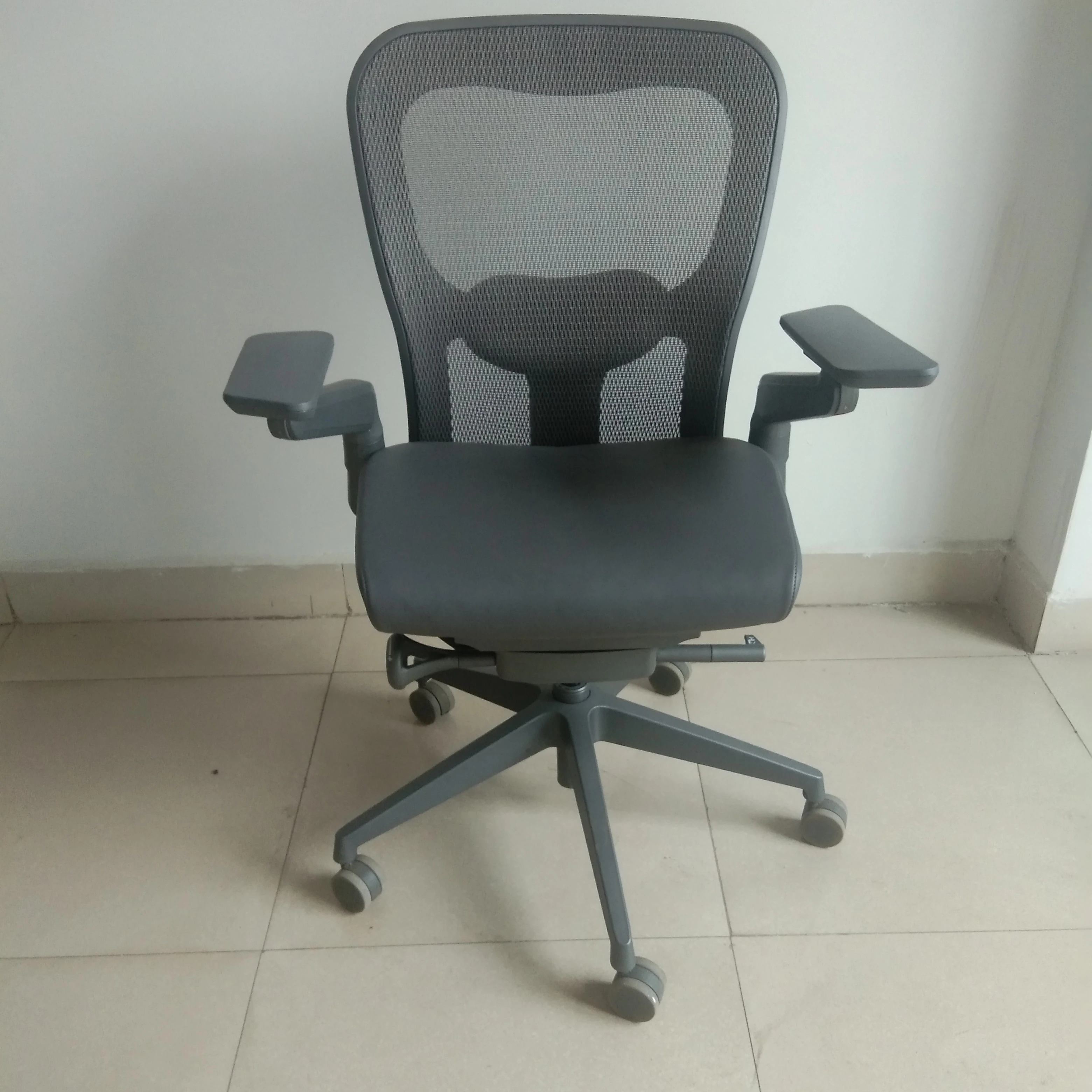 Eagleseating 2005C-2 Executive Chair Ergo Office Chair Weight Sensing Lumbar Support Mesh Ergonomic Office Chair