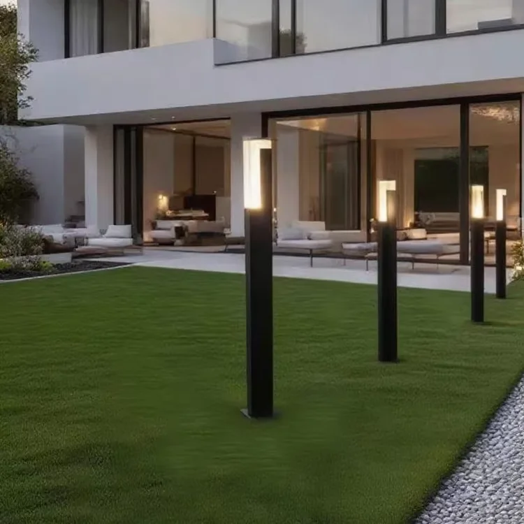 چراغ خورشیدی آلومینیومی LED با درجه حفاظت IP65، چراغ منظرهسازی چمنزار و باغ