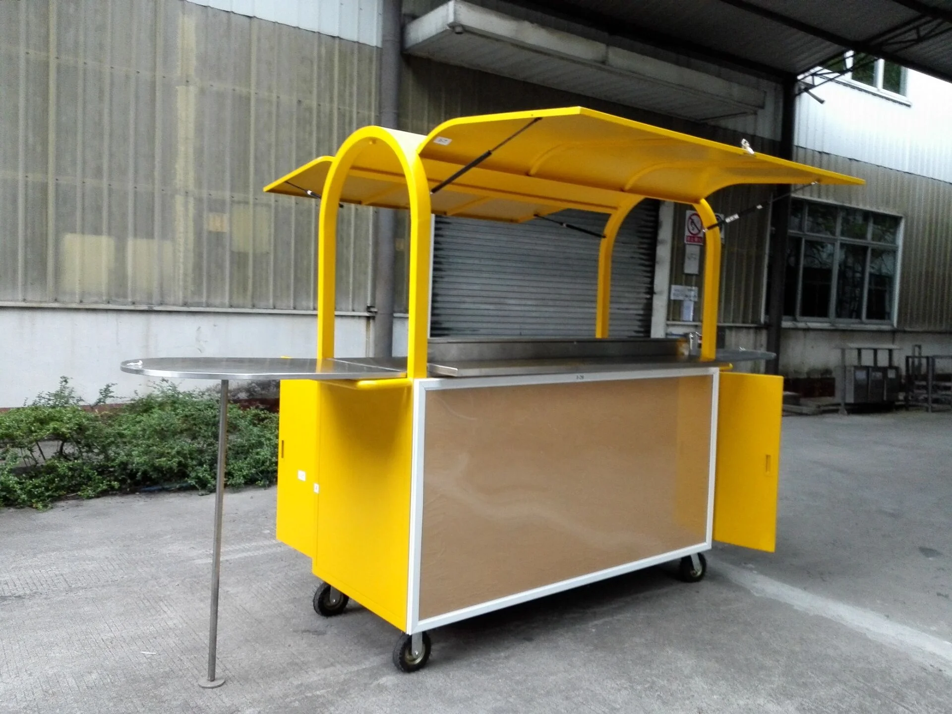 رائجة البيع أثاث خارجي جودة عالية تصميم حسب الطلب الصلب المحمول عربة الوجبات السريعة الغذاء كشك الغذاء مقطورة