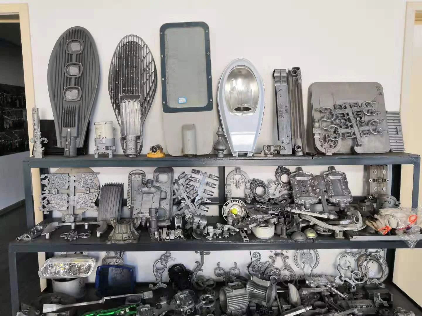 Longhua Aluminum Injection Die Casting Machine Popular Sale in Vietnam India