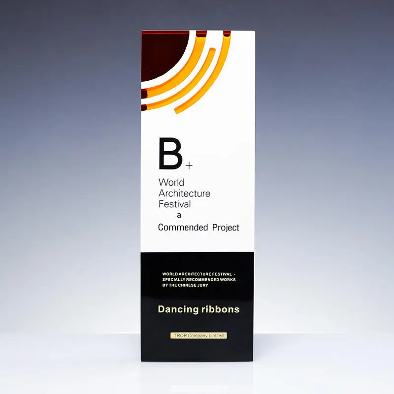 Trophée personnalisé en résine, nouveau design, thème amour imprimé au laser, trophée en cristal brillant, récompenses annuelles pour excellent personnel WDY-0422