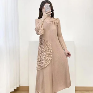 A Plus Size Casual Woman's Elegant Pleated Dress with Petal-Shaped Design Thin Chiffon Sleeves and Fish-Scale Pleats