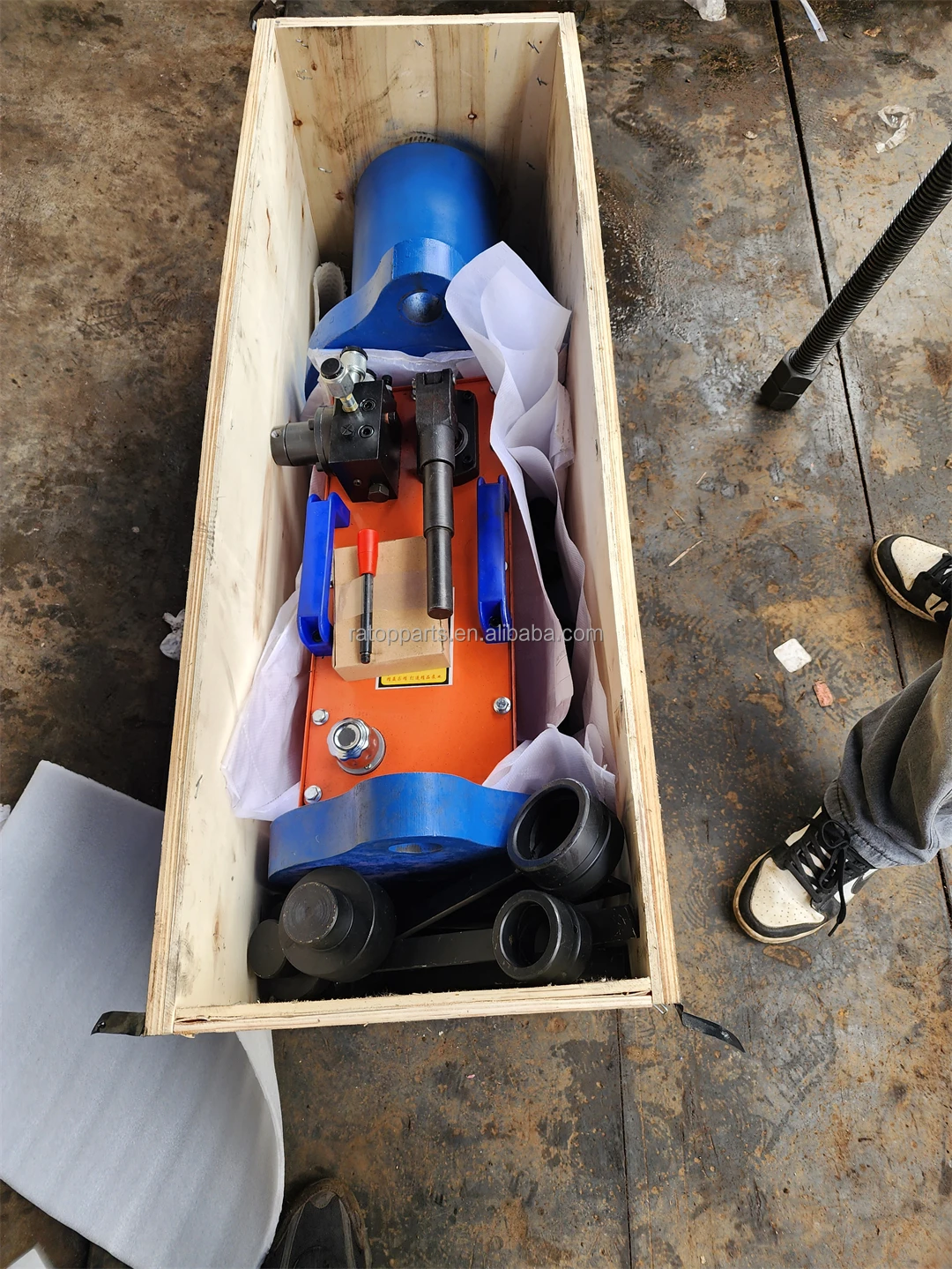Alibaba.com: 100/150/200 Ton Hydraulic Track Link Pin Portable Press ...