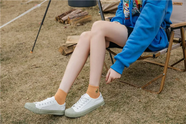 Youki Spring's new ladies embroiders fruit pattern cotton socks