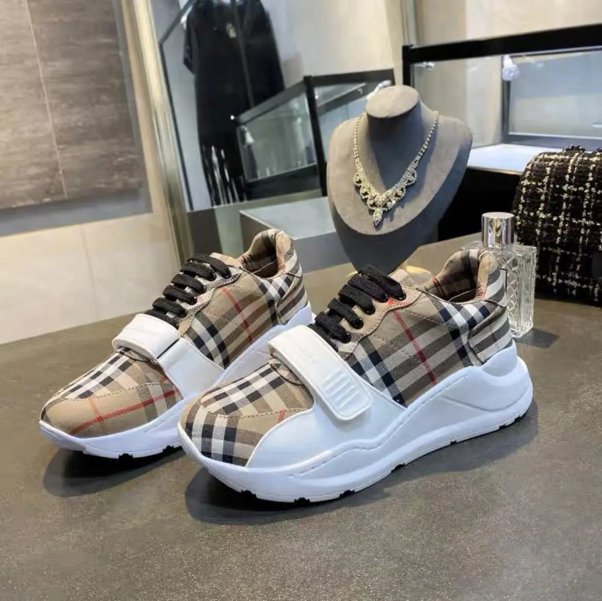 2021 new plaid color casual sports shoes thick bottom orgasm shoes men's and women's couple shoes