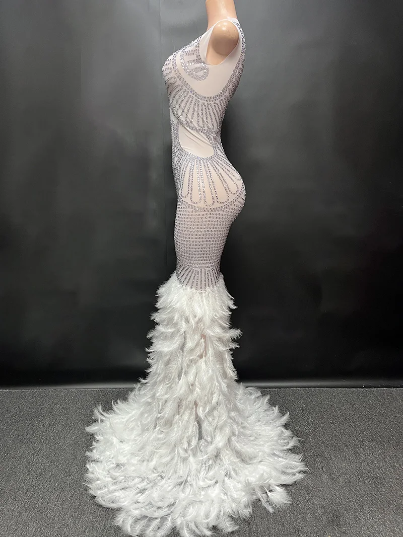 Elegant Feather Evening Dress Perfect for Christmas Party