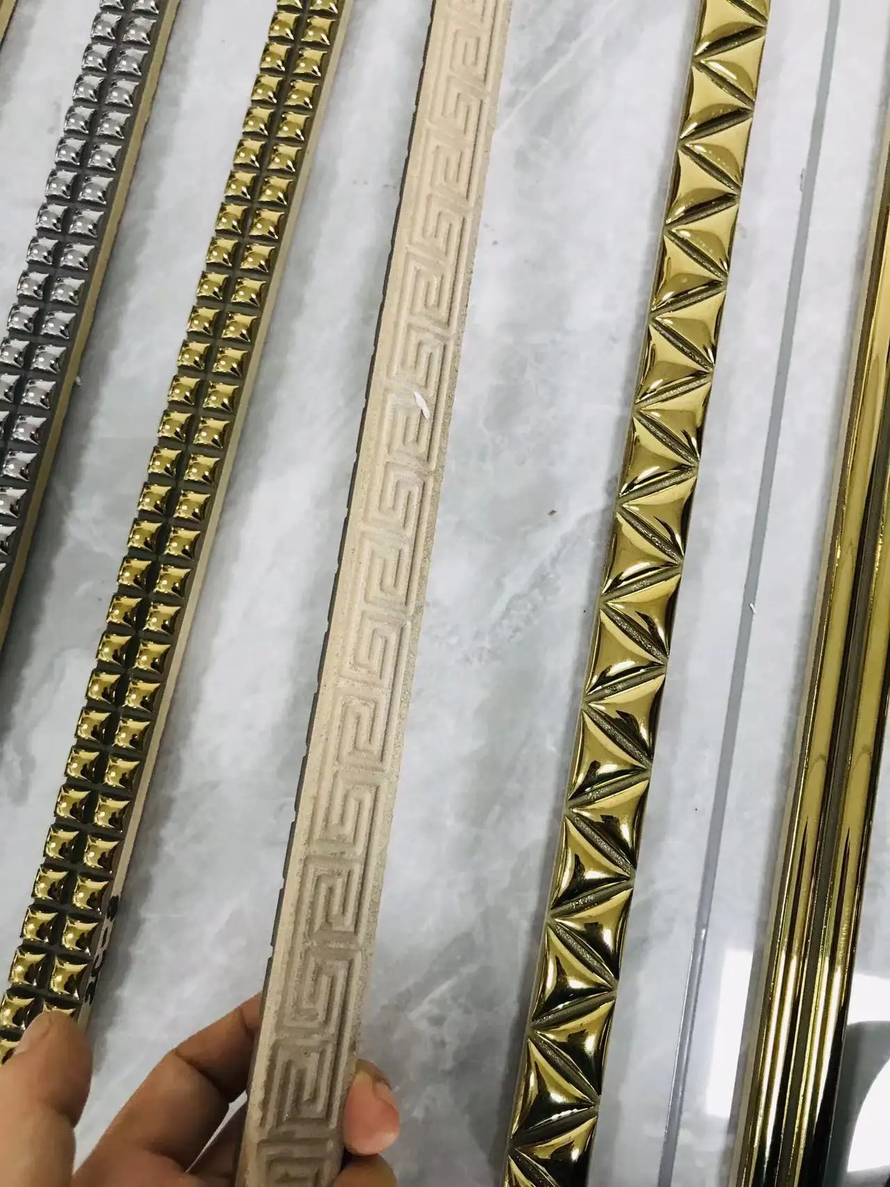 Factory Gold and Silver Color Design Full Body Porcelain Interior ...