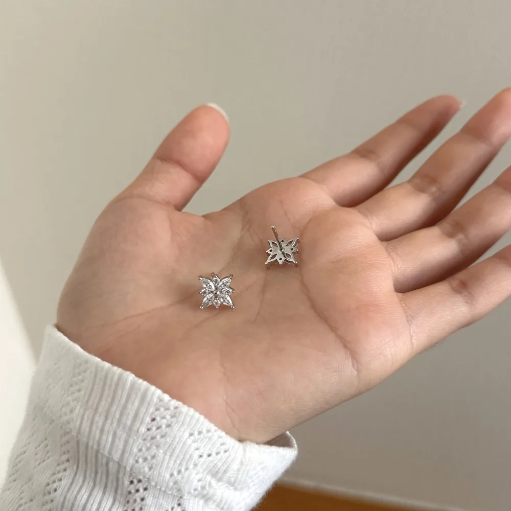 KAKODIY Fashion Fine Rhodium Plated 925 Sterling Silver Unchanged 5A Cubic Zirconia Snowflake Shaped Earrings for Women detail 2