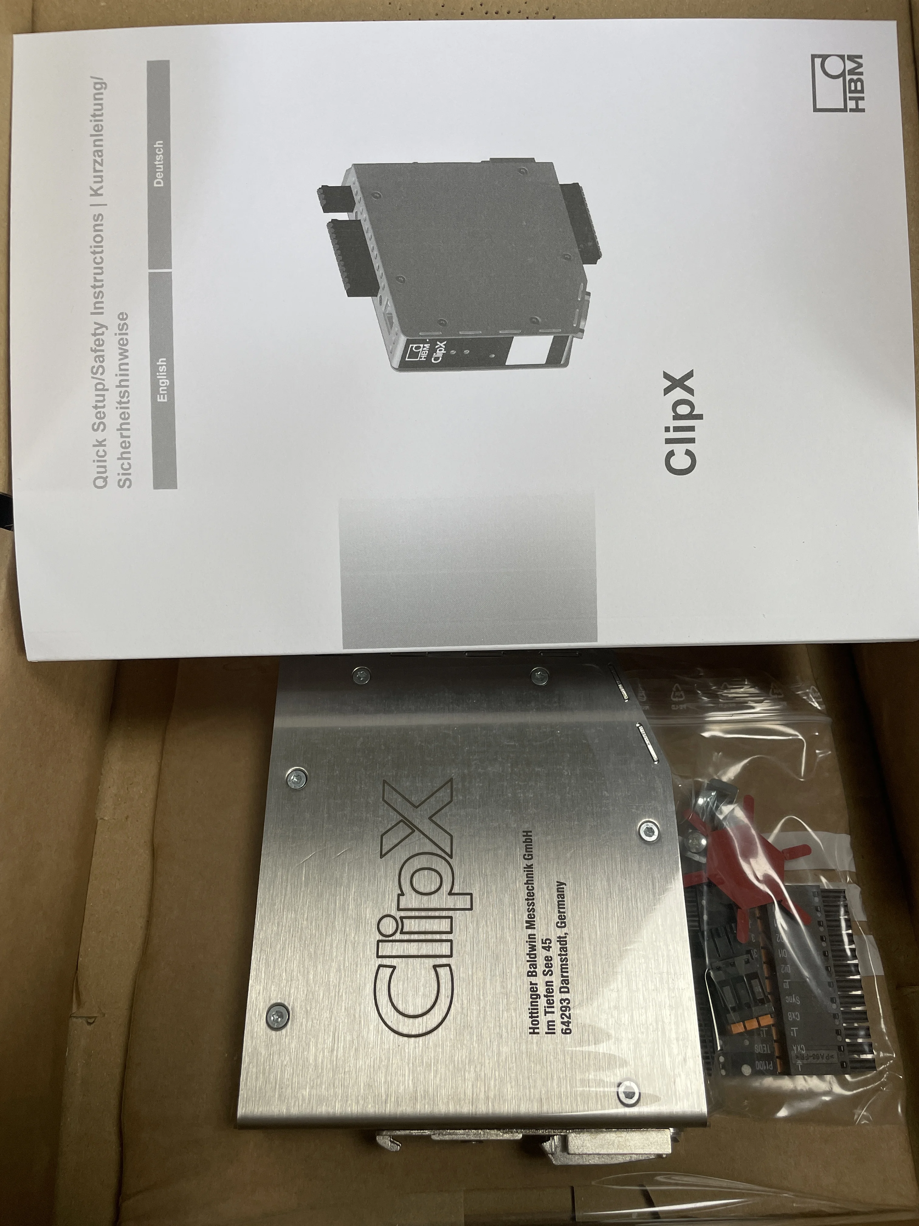 HBK ClipX BM40 amplifier with load cell