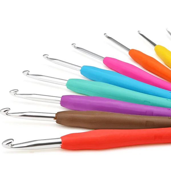 9pcs Set of PVC Packaging TPR Soft Handle Aluminum Crochet Hook Simple Style Portable for Crocheting and Hand Knitting