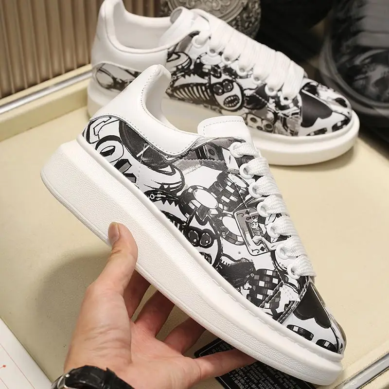 New 2023 white Graffiti Oversized mens brand casual sneakers genuine leather queen women luxury original quality designer shoes